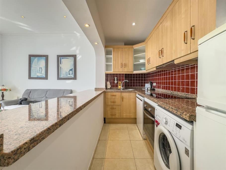 Skol 1a- 2 Bedrooms Sea Views Apartment